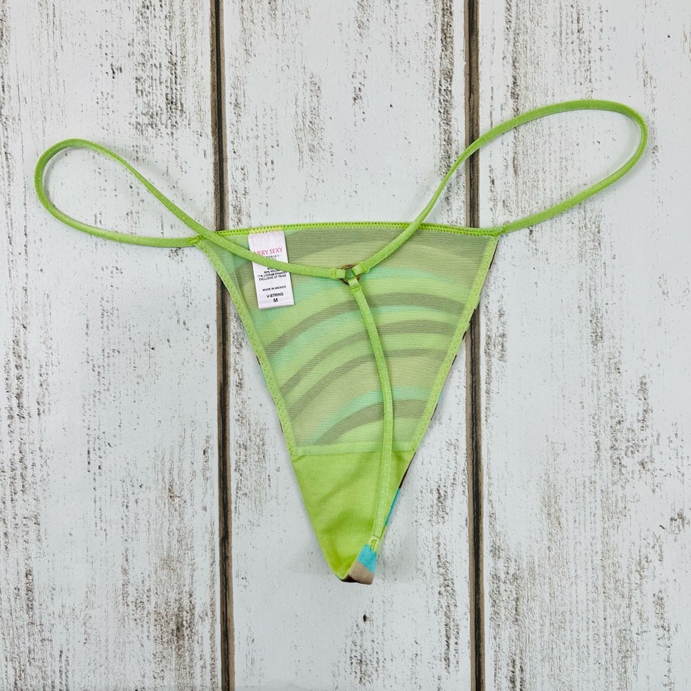2005 Vintage Victoria’s Secret V-String Thong Pantie Medium Retro Retired Style - Picture 4 of 8
